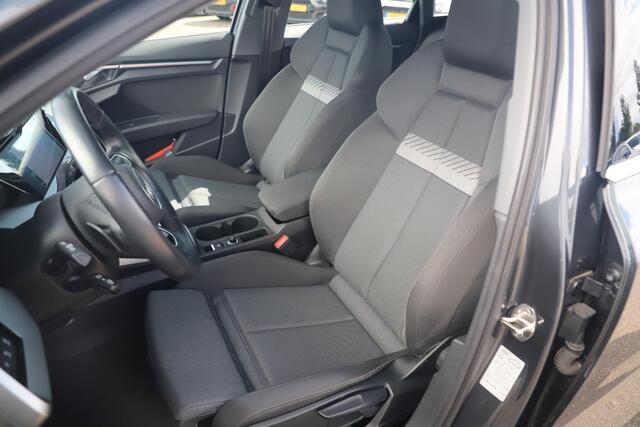 Audi A3 SPORTBACK 30 TFSI Advanced edition Automaat Trekhaak LMV Sportstoelen LED Navigatie Carplay Android Climate Adaptive Cruise Parkeersensor