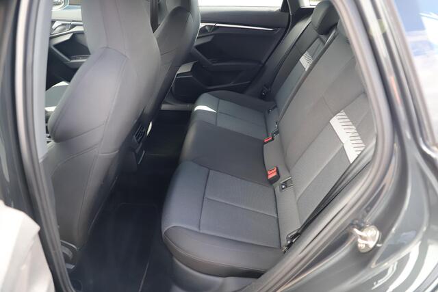 Audi A3 SPORTBACK 30 TFSI Advanced edition Automaat Trekhaak LMV Sportstoelen LED Navigatie Carplay Android Climate Adaptive Cruise Parkeersensor