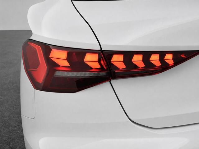 Audi A3 SPORTBACK Allstreet Advanced edition 40 TFSI e 204 PK · Lederen bekleding · Comfortsleutel · 18" LM Velgen · Assist. Driving + Parking plus