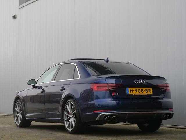 Audi A4 Limousine 3.0 TFSI S4 quattro 354pk Pro Line Plus Automaat Schuifdak / Massagestoel / 19 Inch / Trekhaak