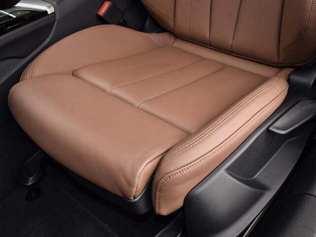 Audi A4 Avant Advanced edition 35 TFSI 150 pk · Stoelverwarming · Parkeerhulp plus · Audi sound system