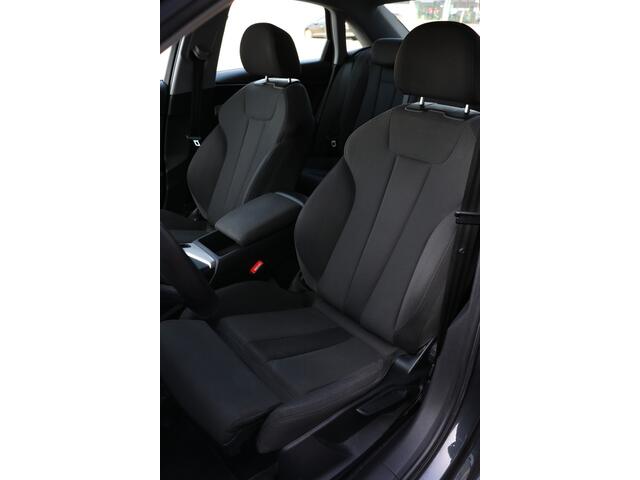 Audi A4 Limousine 2.0 TFSI MHEV Sport Lease Edition automaat |