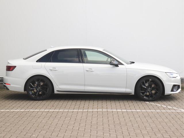 Audi A4 Limousine 35 TFSI Sport S line edition | S-line in- en exterieur | Zwart optiek | LED | Parkeersensoren | Cruise control |