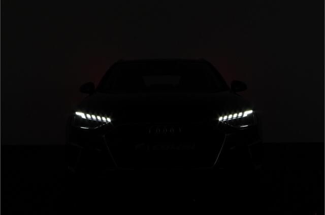 Audi A4 Avant 35 TFSI S line > Mythos Black/Leer/Virtual cockpit/Carplay/Stoelverwarming...