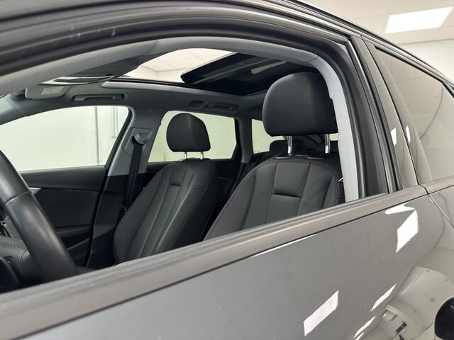 Audi A4 35 TFSI Launch edition Sport | Panoramadak | Leer | 19'' |