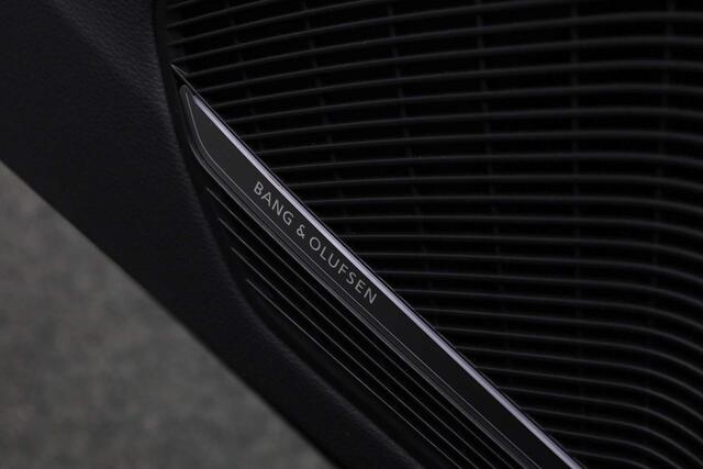 Audi A4 Limousine 35 TFSI 150PK S-tronic S edition / S-Line ext. | Pano | B&O | Sportonderstel | Sportstoelen | Stuur-/stoelverwarming | Virtual Cockpit Plus