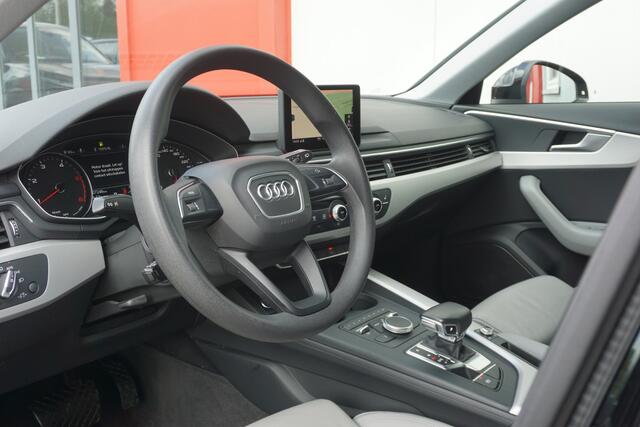 Audi A4 Avant 35 TDI Sport S Line Black Edition | Automaat | Leder | Trekhaak |
