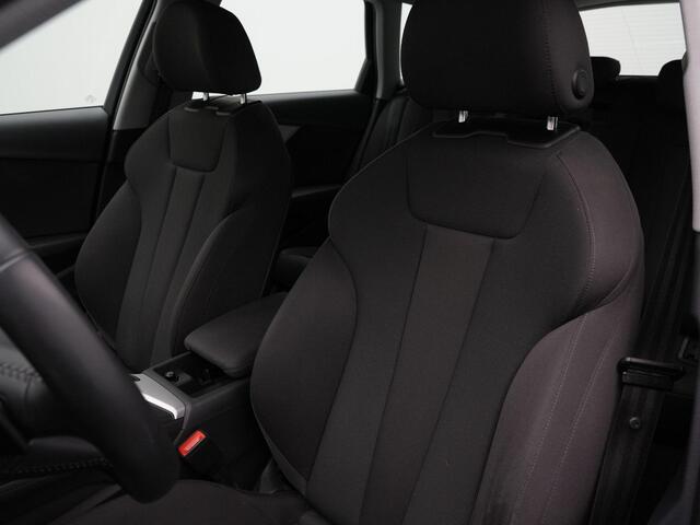 Audi A4 Avant 35 TFSI 150 pk S-tronic Design Pro Line Plus | Trekhaak | Navigatie | Stoelverwarming | Keyless Entry | Apple Carplay / Android Auto