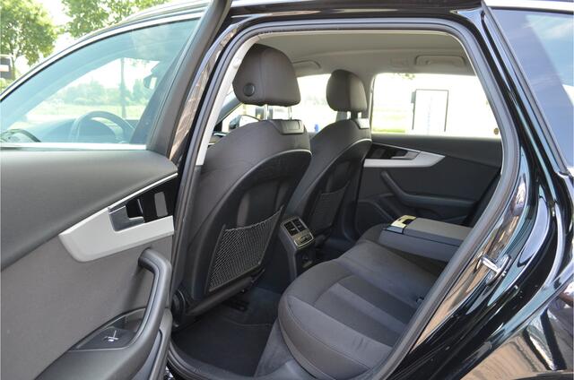 Audi A4 Avant 35 TFSI Business Carplay | a.Camera | Virtual cockpit | Sportstoelen | Keyless start | Elektr achterklep