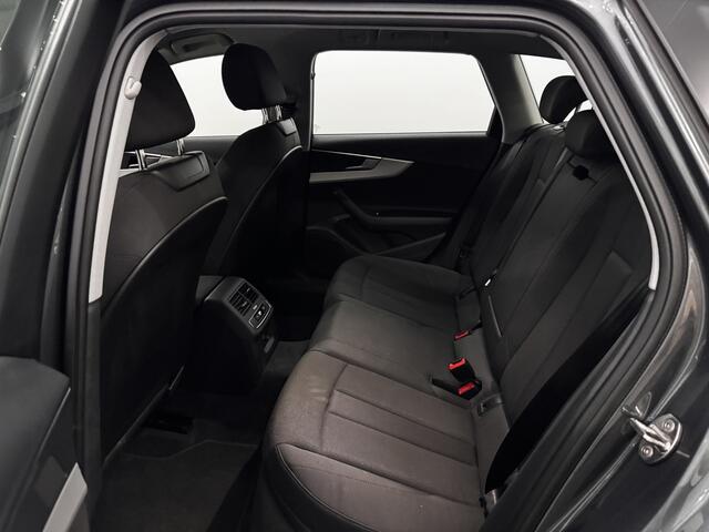 Audi A4 Avant 40 TFSI S-Line Clima, Parkeersensoren, Virtual desk, Keyless start, Elektrische achterklep, Winterpakket