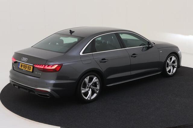 Audi A4 Limousine 35 TFSI 150pk S-Tronic S edition / Panoramadak / S-Line Exterieur & Interieur / Navigatie / LED Koplampen / Parkeersensoren / 18" LMV