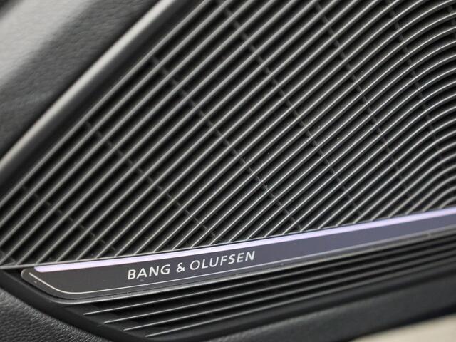 Audi A4 Avant 35 TFSI 150pk S Line · Camera · Elektrische stoelverstelling · Apple/Android Car Play · Bang & Olufsen sound ·