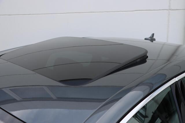 Audi A4 Limousine 35 TFSI Launch Edition S-Line 150pk S-Tronic | Pano | HUD | 360°