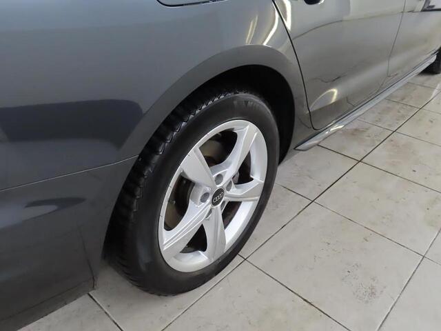 Audi A4 Limousine 35 TFSI Advanced Edition Climate controle | Navigatiesysteem | Parkeersensoren | Cruise controle | Keyless