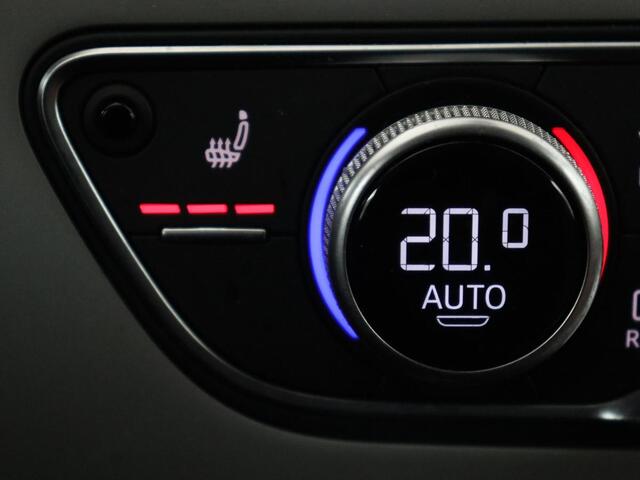 Audi A4 35 TFSI Business Edition | Leder | Stoelverwarming | Adaptive cruise | Virtual Cockpit | Sportstoelen | Carplay | Full LED | Navigatie | Parkeerhulp | Climate control | DAB | Bluetooth