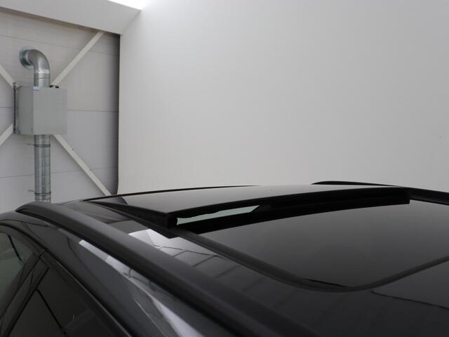 Audi A4 35 TFSI S edition Competition | Panoramadak | Stoelverwarming | Virtual Cockpit | Carplay | Half leder | Navigatie | Sportstoelen | Full LED | DAB | Climate control | Cruise control | S Line