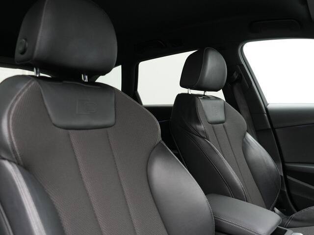 Audi A4 Avant 35 TFSI S Line 150pk Dealer O.H. | 2x S Line | Trekhaak Afn. | Sfeerverlichting | Lederen Sportstoelen Verwarmd | Virtual Cockpit | Matrix LED | Keyless | Apple Carplay | Navigatie | DAB | 19"L.M |