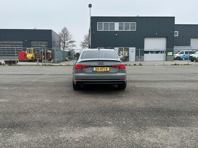 Audi A4 Limousine 1.4 TFSI Sport S line black edition