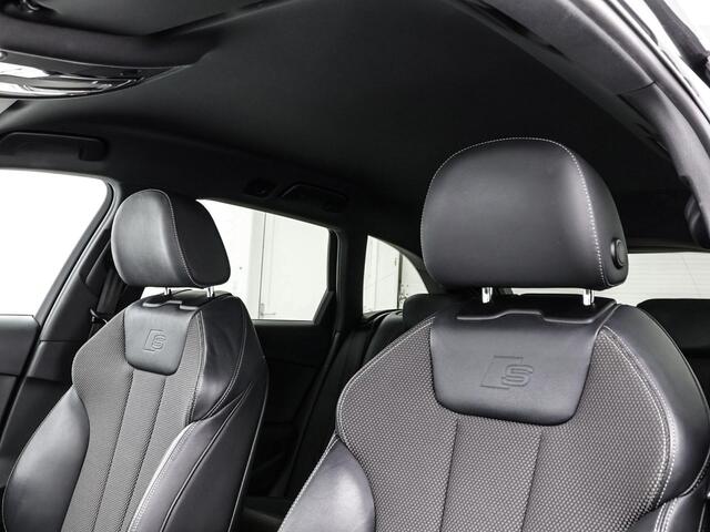 Audi A4 Avant 35 TFSI 150PK S line · Navigatie · Virtual Cockpit · Apple/Android Car Play · 18'' · Leder/stof ·