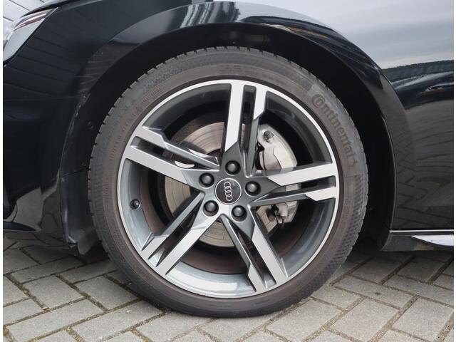 Audi A4 Avant 40 TFSI S edition Competition | Trehaak | Digitaal | Carplay