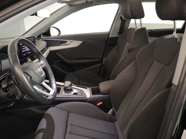 Audi A4 Avant 40 TFSI S edition 204 pk S-tronic | Navigatie | Panoramadak | Trekhaak (wegklapbaar) | Parkeersensoren | Achteruitrijcamera | Matrix LED koplampen | Stoelverwarming |