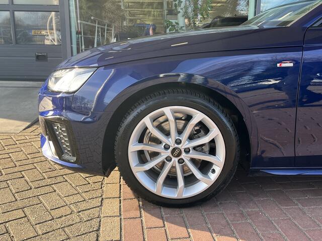 Audi A4 Avant 35 TFSI S edition Competition / Achteruitrijcamera / 18 Inch / virtual cockpit plus / Trekhaak / drive select TRANS