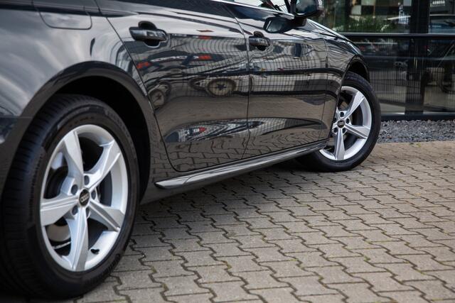 Audi A4 Avant 35 TFSI Advanced Edition , Virtual cockpit, Achteruitrijcamera, Stoelverwarming, Leder, Sportstoelen