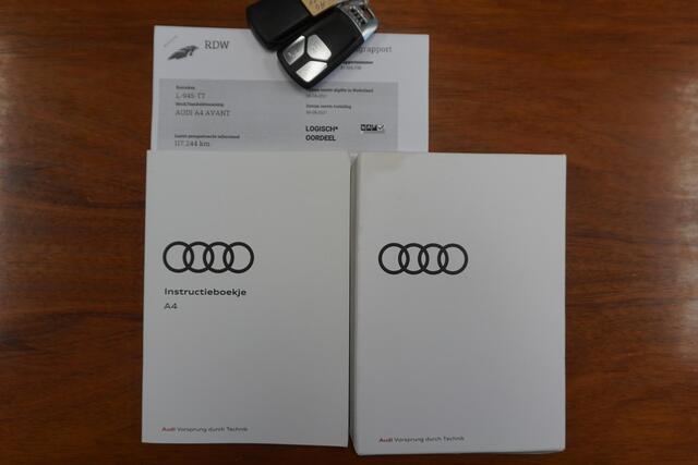 Audi A4 Avant 35 TFSI Black Optick/19Inch.LMV/Trekhaak/ Sportstoelen.