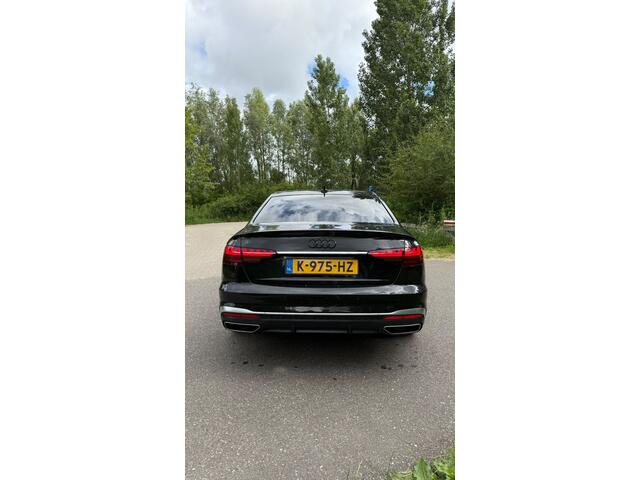 Audi A4 Limousine 35 TFSI S edition S-Line | NL-Auto | Zeer netjes | Camera | Carplay | Sfeerverlichting | Stoelverwarming | Matrix LED