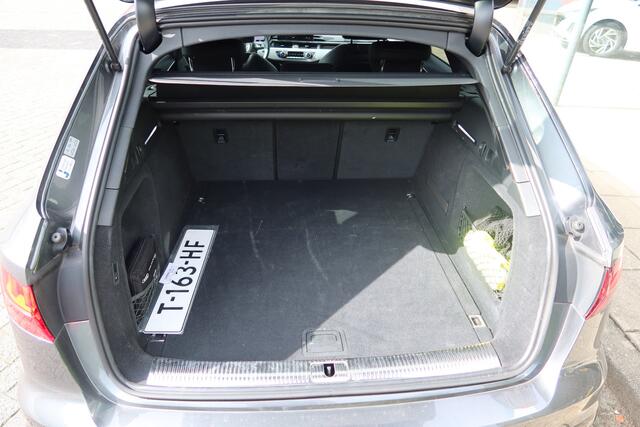 Audi A4 Avant 35 TFSI S edition Competition NL-Auto