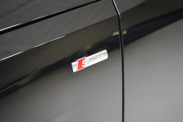 Audi A4 Avant 40 TFSI S edition Competition | Zwart optiek | Panoramadak | Trekhaak | Adaptive | Carplay | Camera | Leder | Sportstoelen