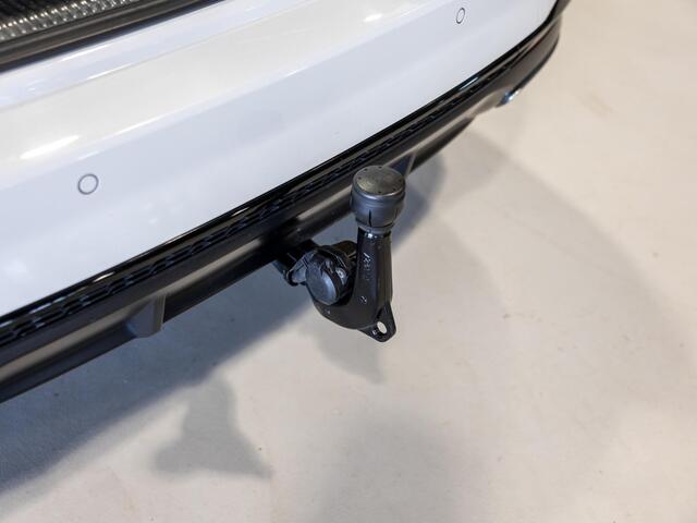 Audi A4 Avant 40 TFSI S-Line edition / 204pk / Panorama dak / Trekhaak / Stoelverwarming /