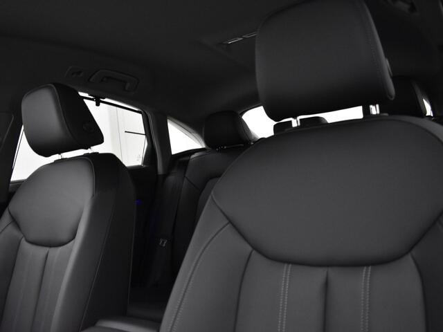 Audi A5 Advanced edition (B10) 35 TFSI 110 kW / 150 pk Li Audi A5 Advanced edition 35 TFSI 150 pk Limousine · First edition · Lederen bekleding · Sportstuur · Elektrisch verst. stoelen