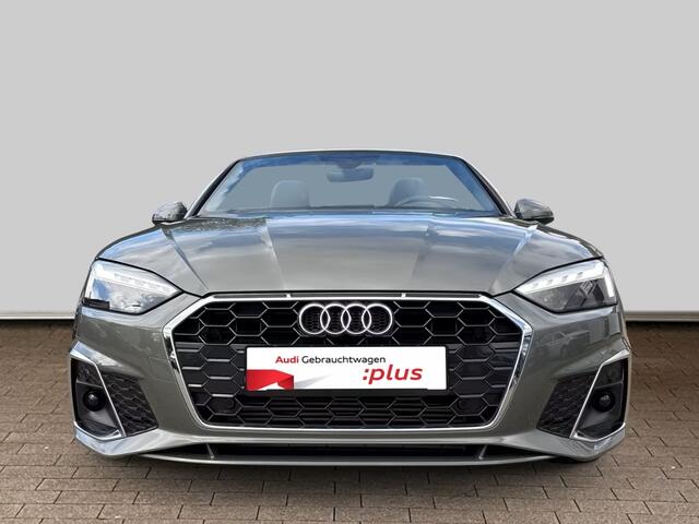 Audi A5 Cabriolet 40 TFSI S-LINE ** MATRIX, NAVI+, LEDER, TREKH, NEKVERW, 19-inch LMV, VIRTUAL ** 1e EIG - UNFALLFREI - ¤ 31.000,= onder NP ** ** INFORMEER OOK NAAR ONZE AANTREKKELIJKE FINANCIAL-LEASE TARIEVEN **