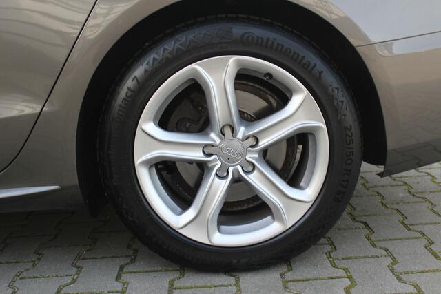 Audi A5 Sportback 1.8 TFSI Adrenalin | Incl. 12 maanden garantie | Trekhaak | Bang & Olufsen audio | Parkeersensoren | Bluetooth | Navigatie | Airco | Lichtmetalen velgen | Schuif/kantel dak | Cruise control