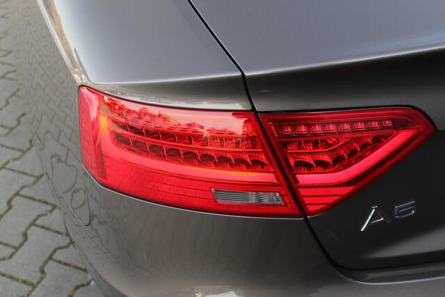 Audi A5 Sportback 1.8 TFSI Adrenalin | Incl. 12 maanden garantie | Trekhaak | Bang & Olufsen audio | Parkeersensoren | Bluetooth | Navigatie | Airco | Lichtmetalen velgen | Schuif/kantel dak | Cruise control