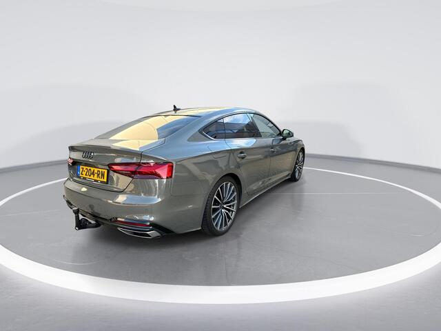 Audi A5 Sportback 35 TFSI 150pk S-Tronic S edition Competition · Matrix LED · Apple/Android Car Play · Inklap. Trekhaak · Elek. Achterklep · Alarmklasse 3 · 19"Velgen · Garantie t/m 20-06-2028 of 100.000km