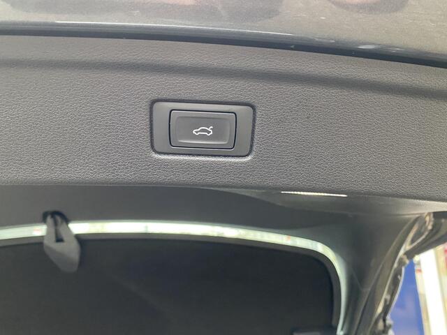 Audi A5 Sportback 2.0 TFSI MHEV Sport S-line Edition / Automaat / NL-Auto / Cruise-Control / Climate-Control / Afneembare-Trekhaak / LED / Elektr.-Achterklep / Flippers / Radio-Bluetooth / Navi / PDC-Achter / 18'' LMV / ENZ.