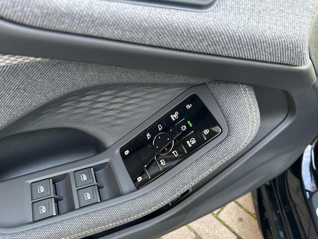 Audi A5 Avant S edition e-hybrid 220 kW / 299 PK quattro | Stuurwielverwarming | Stoelverwarming | Passagiersdisplay | 360 graden camera | Elektronische trekhaak