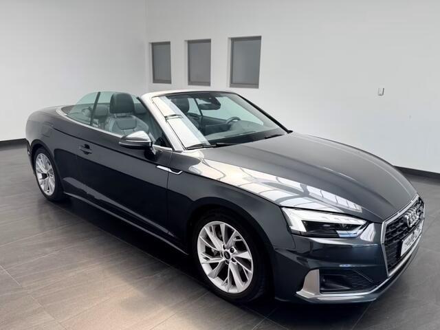 Audi A5 Cabriolet 40 Tfsi S-Tronic (150kW/204pk) ** MATRIX, LEDER, VIRTUAL, NEKVERW, 18-inch LMV, ADAPT. CRUISE ** 1e EIG - ¤ 24.700,= onder NP ** ** INFORMEER OOK NAAR ONZE AANTREKKELIJKE FINANCIAL-LEASE TARIEVEN **