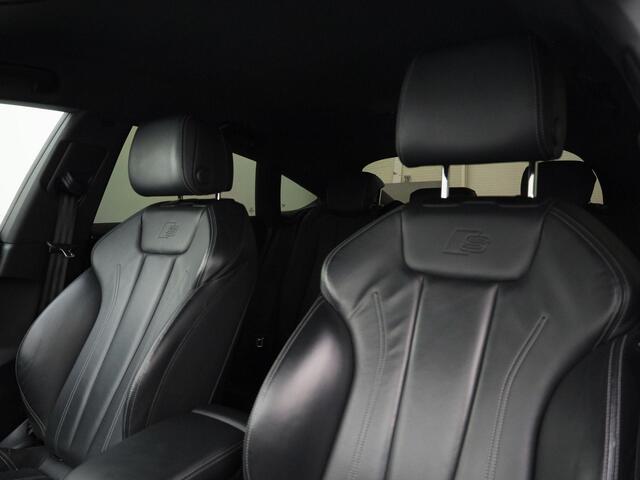 Audi A5 Sportback 40 TFSI/204PK S Line · Leder · Elektrische stoel verstelling · Camera · Apple/Android Car Play · Adaptive Cruise Control ·