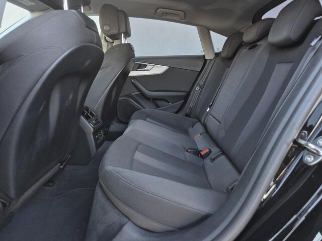Audi A5 Sportback 40 TFSI Launch edition Sport / Facelift / Assitentie pakket Rijden / Assistentie pakket Parking / Trekgewicht 1500 kg / Elektrische achterklep / Stoelen met massage functie / Stoelverwarming / Adaptief cruise control / Achteruitrijcamera / Keyle