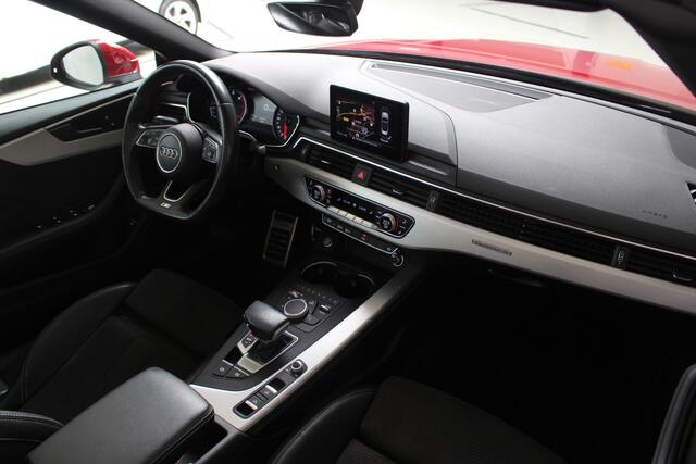 Audi A5 Cabriolet 2.0 TFSI MHEV quattro Sport S-Line Navigatie | Scarff | Stoelverwarming e. Inklapbare buitenspiegels