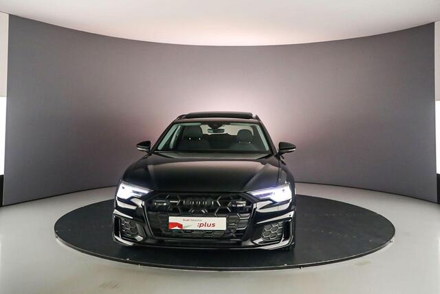 Audi A6 Avant 55 TFSI e 367pk S edition Comp. | Pano | Trekhaak | Adapt. Cruise | Audi Sound | Achteruitrijcamera | Stuur/Stoelverwarming | Parkeerassist | 20 inch | Keyless | S-Line |