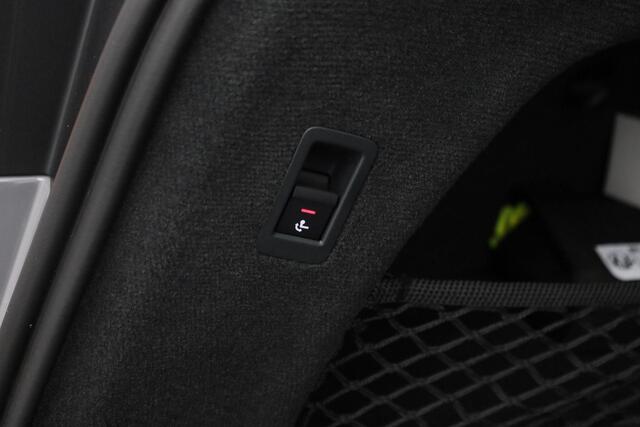 Audi A6 Avant 55 TFSI e 367 pk S-tronic quattro S edition Competition / S-Line | Panoramadak | Trekhaak | Valcona leder | Sportstoelen Plus | Uitgebreid lederpakket | Bang & Olufsen