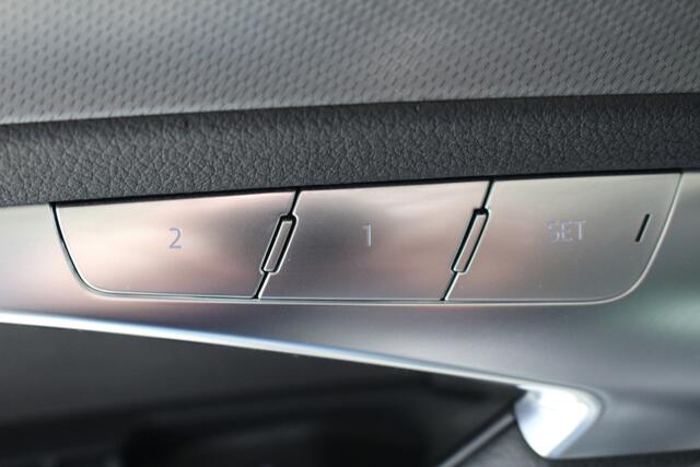 Audi A6 Avant 45 TFSI quattro Business edition Navigatie | El. verstelbare stoelen | Cruise Control | Lichtmetalen velgen