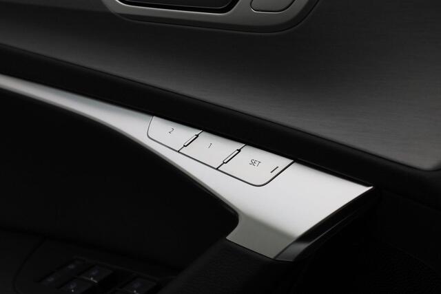 Audi A6 Avant 55 TFSI e 367 pk S-tronic quattro S edition Competition / S-Line | Panoramadak | Trekhaak | Bang & Olufsen | Rondomzicht camera | Head-up display | Stoel-/achterbankverwarming | HD Matrix LED