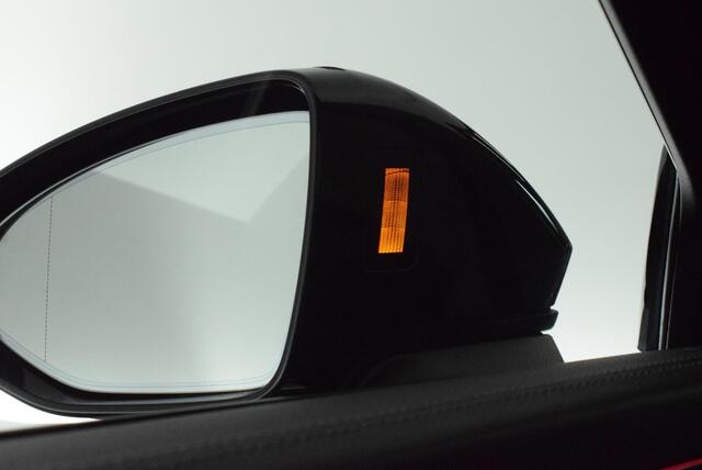 Audi A6 Avant 50 TFSI e 299pk quattro 2x S-Line Black Edition 360Camera Stoelverwarming Virtual Cockpit Navigatie Panoramadak
