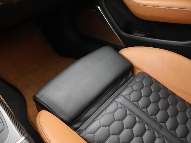 Audi A6 Avant 4.0 TFSI RS6 605 PK PERFORM.+ KERAMISCHE REMMEN | B&O | AUDI EXCLUSIVE LEDER | CARBON | 21 INCH