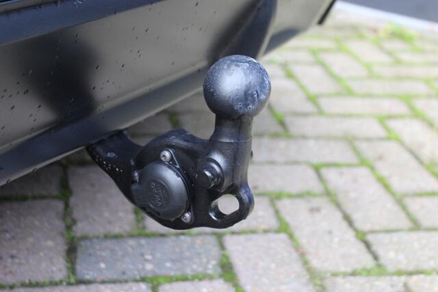 Audi A6 Avant Competition e-hybrid Quattro 270KW - PERF. S SEATS - VIERWIELBESTURING - PANODAK - B&O - TREKHAAK - LUCHTVERING -